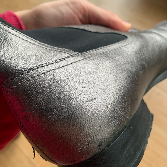 Rag & Bone Metallic Silver Ankle Boots SZ 10 FLAWED - Picture 8 of 9
